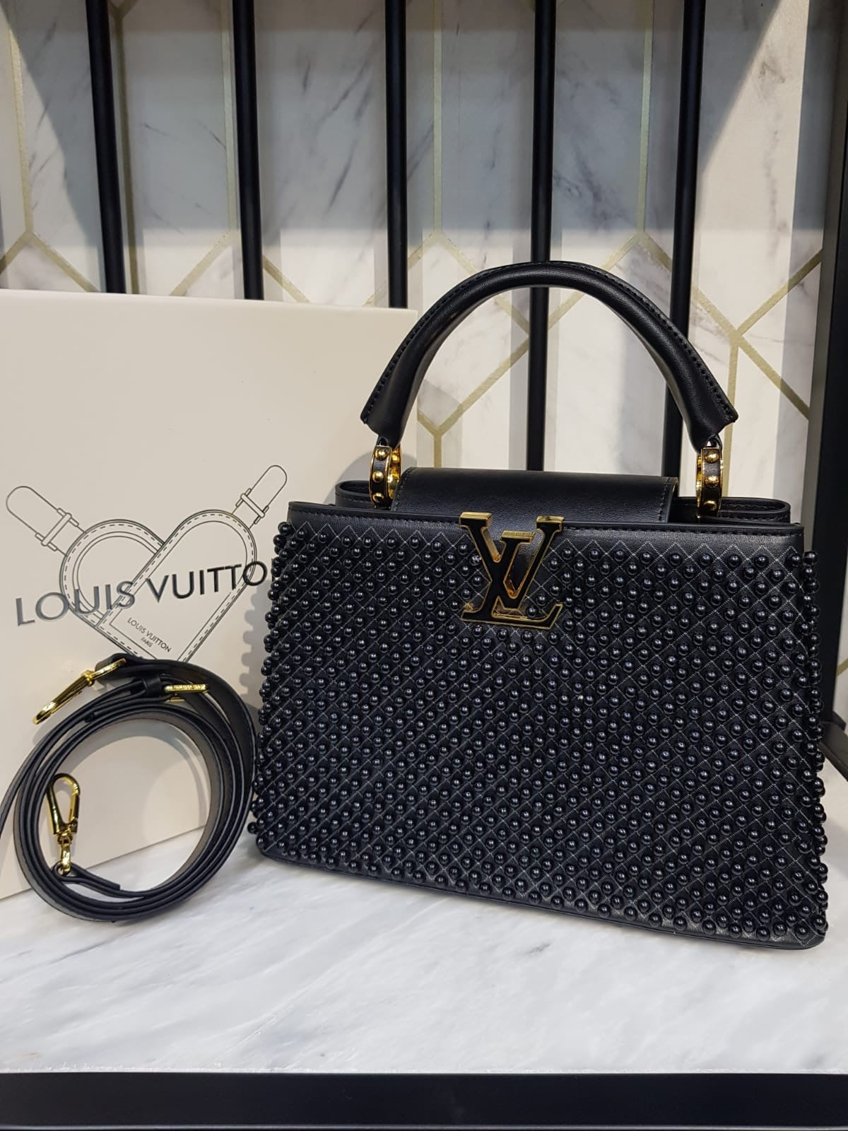 LV CAPUCINES