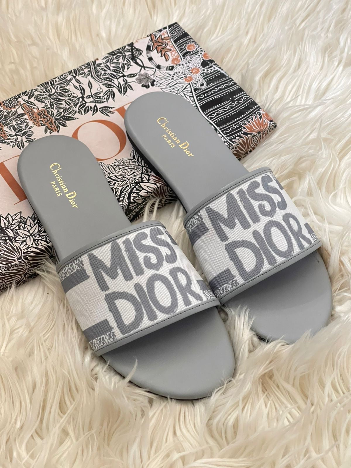 MISS DIOR SLIDES