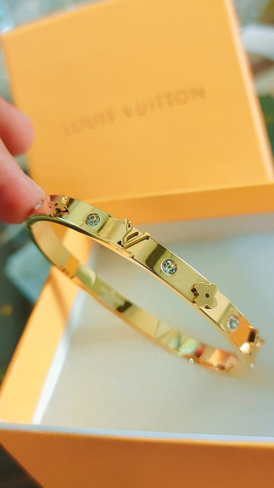 LV BANGLE