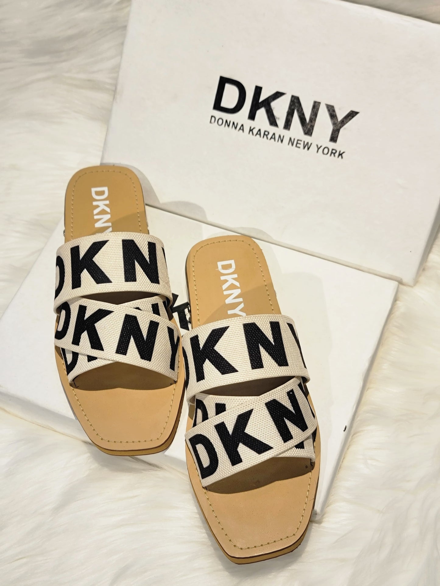 DKNY SLIDES