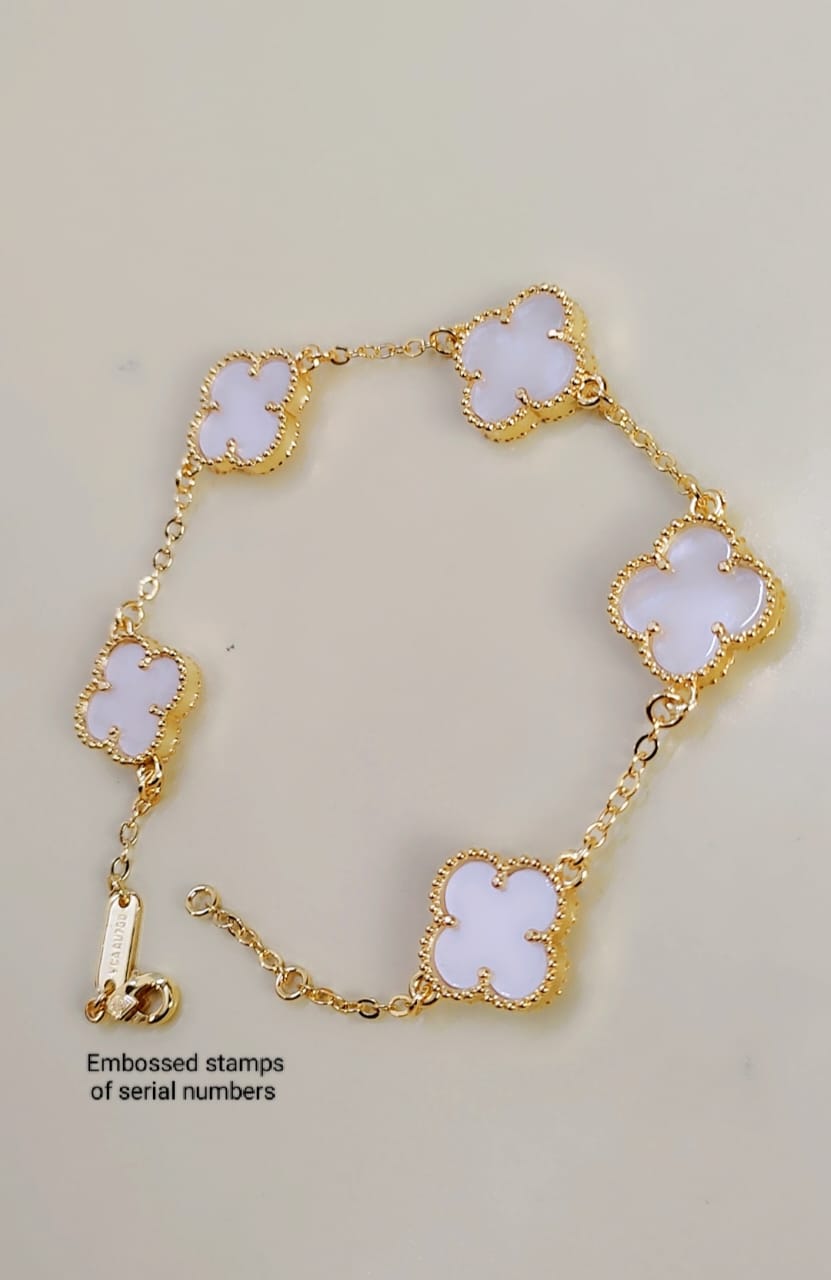 VAN CLEEF AND ARPELS NECKLACE, STUDS AND BRACELET SET