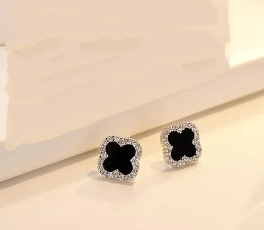 VAN CLEEF AND ARPELS STUDS