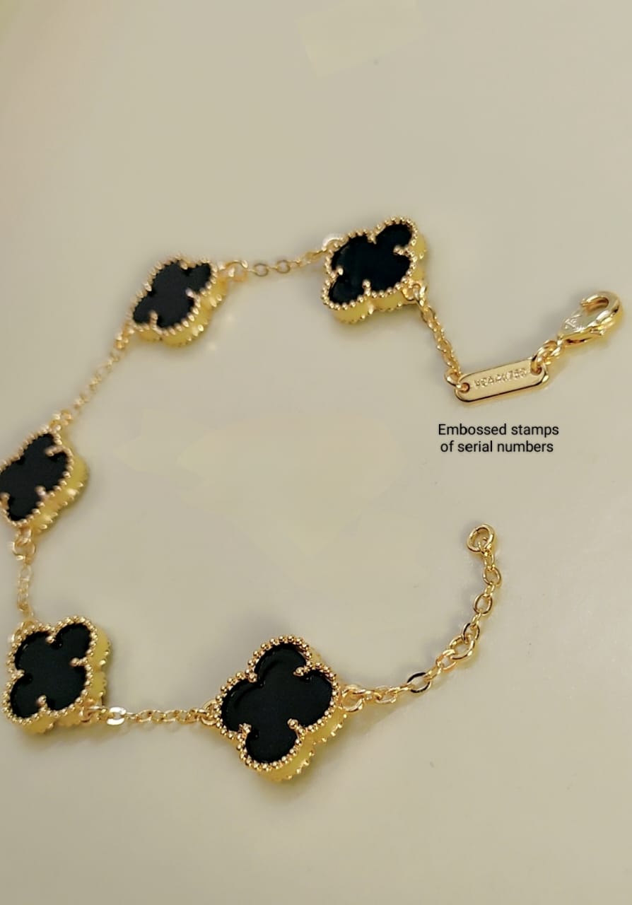 VAN CLEEF AND ARPELS NECKLACE, STUDS AND BRACELET SET